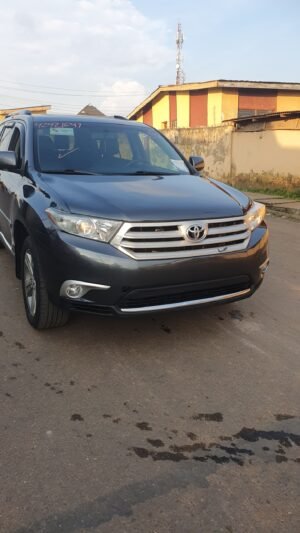 2012 Toyota Highlander (limited edition)